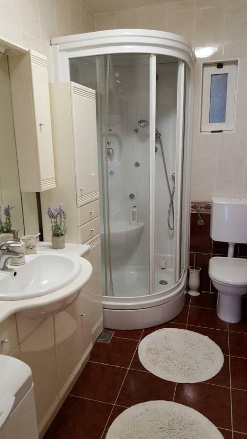 Ferienwohnung Apartman Luly Kaštela Exterior foto